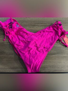 Curvy beach side tie bottom